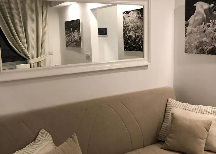 Lägenhet La Casa Di Gio Golf Tennis E Parcheggio Privato Rapallo