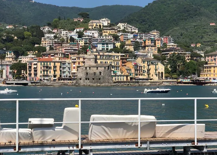 Lägenhet La Casa Di Gio Golf Tennis E Parcheggio Privato Rapallo